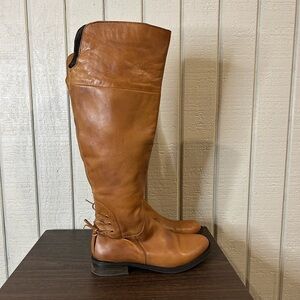 Steve Madden Nerves Leather Boots, size 8.5.